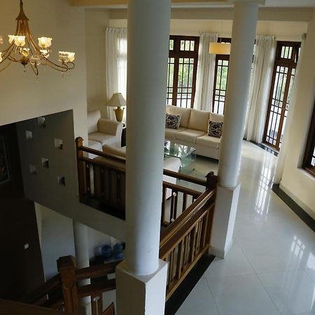 Crown Hills Kandy Inn Buitenkant foto