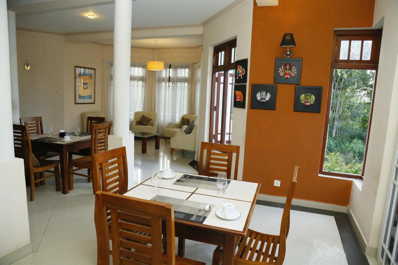 Crown Hills Kandy Inn Buitenkant foto