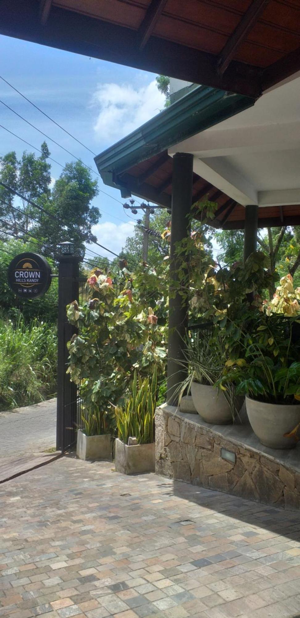 Crown Hills Kandy Inn Buitenkant foto